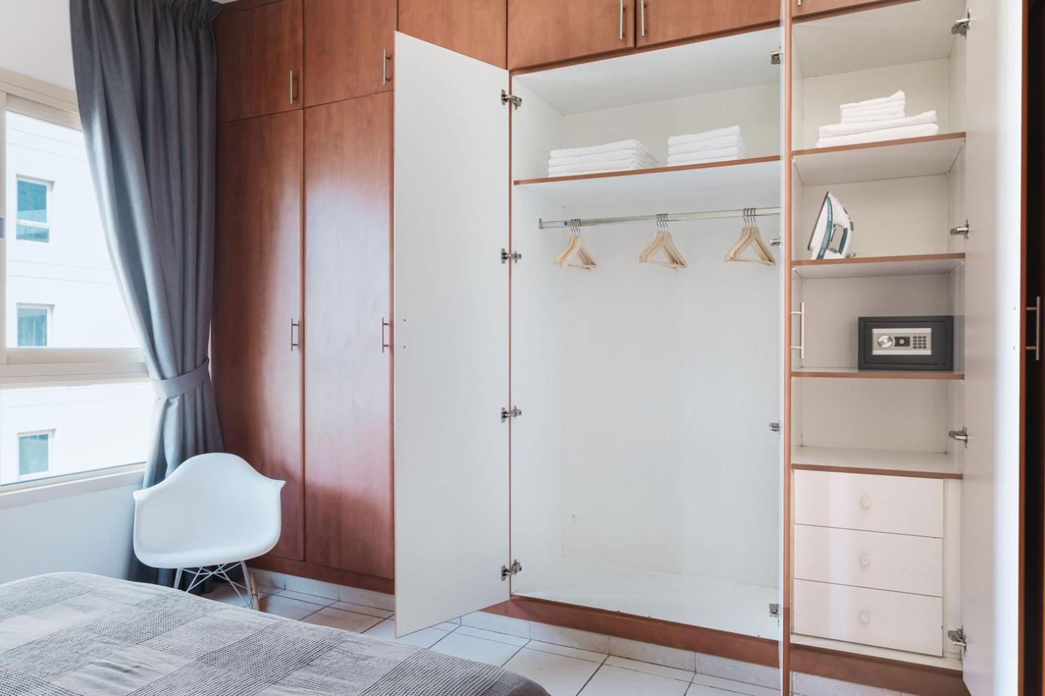 Blueground Greens City View Furnished Dxb-1533 Dubai